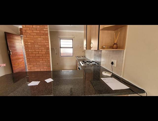 2 BEDROOM TOWNHOUSE FOR SALE IN FLORENTIA